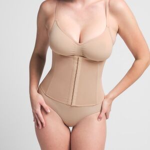 SKIMS Shapewear Waist Trainer Size Medium Color Clay